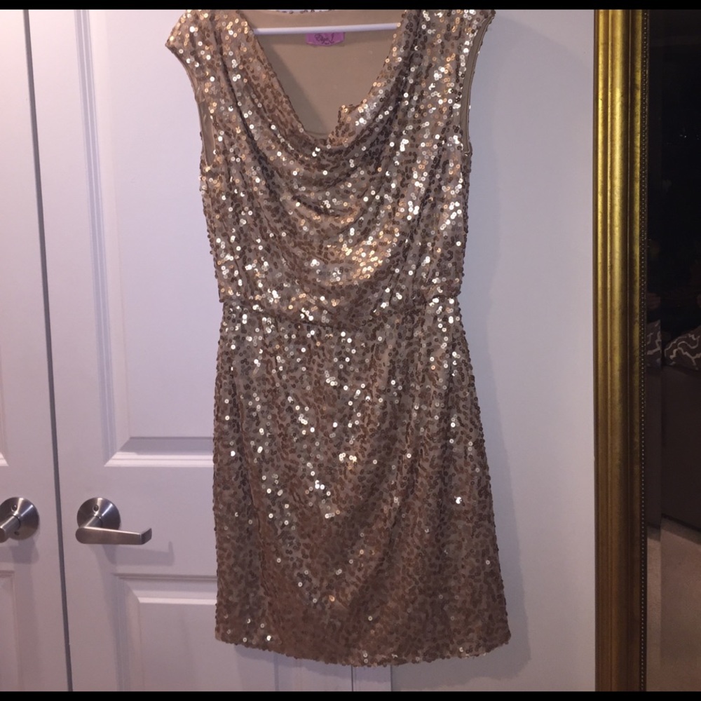 Gold sequin scoop neck party dress
