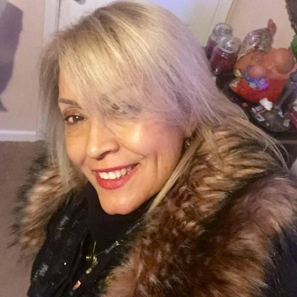 Meet your Posher, Claudia