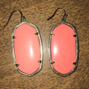 Coral Kendra Scott earrings!