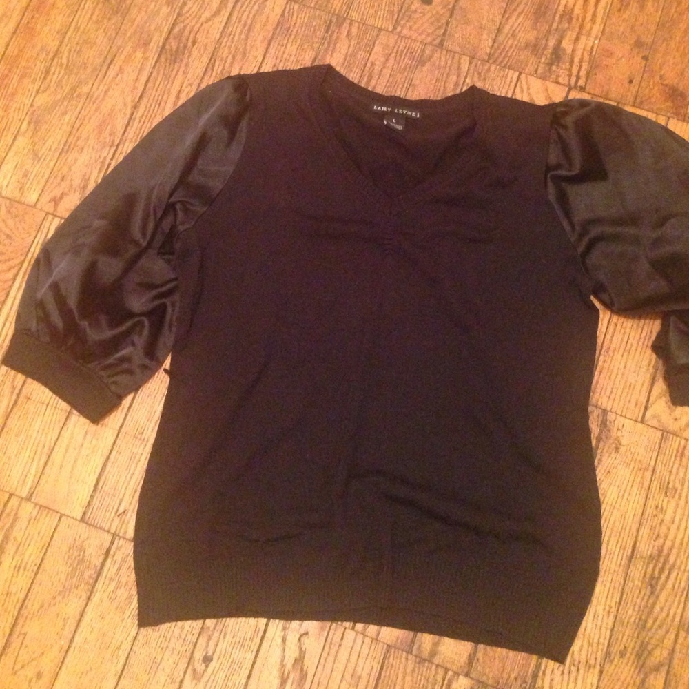 Larry Levine Sweater Blouse