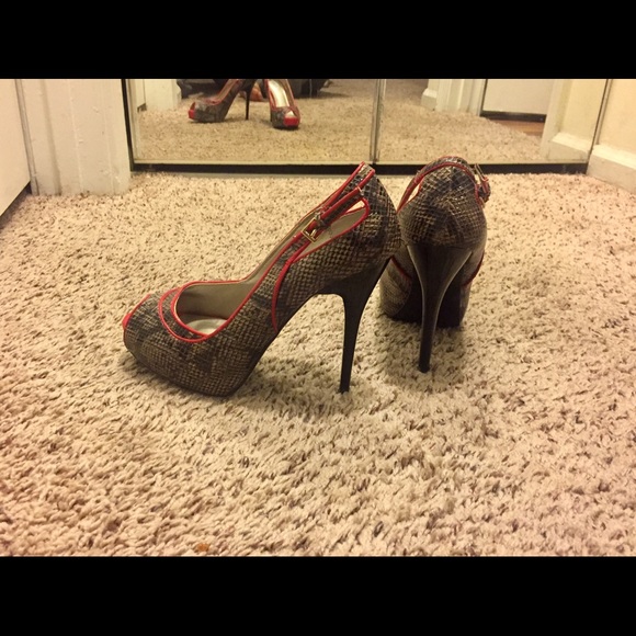 Heels 👠 - Picture 3 of 3