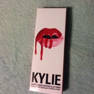 Kylie lipkit "Mary Jo K"