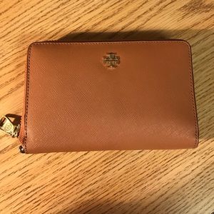 Tory burch wallet