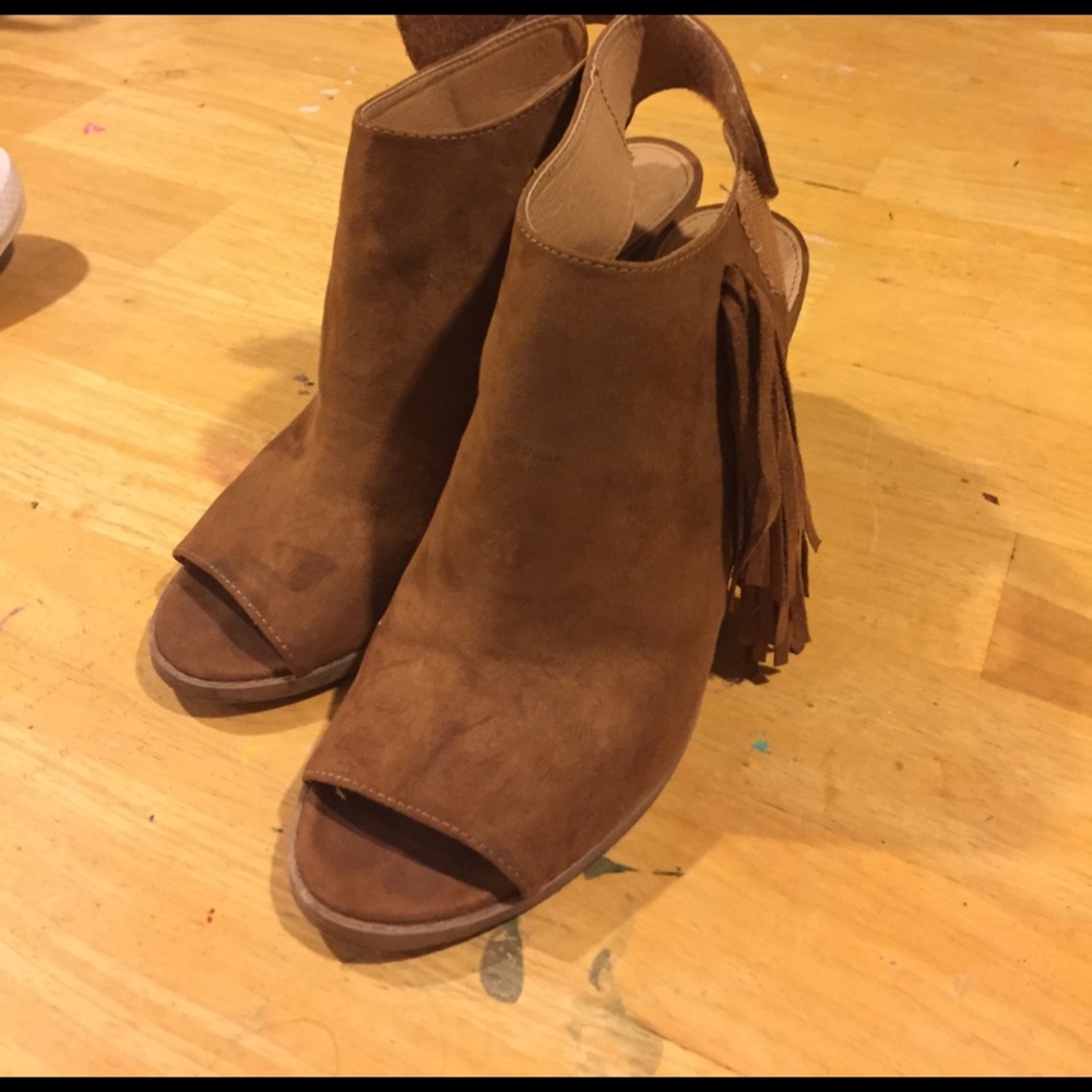 Tan tassle chunky booties