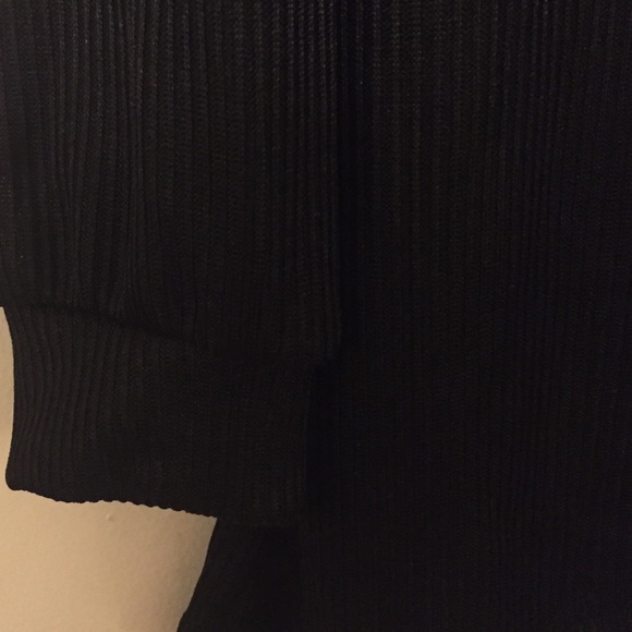 Custom XS Cold Shoulder V-Neck, Black & Dark Gray - Picture 6 of 7