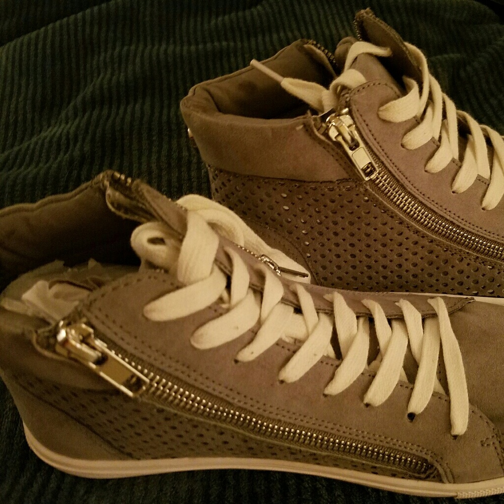 Steve Madden high tops