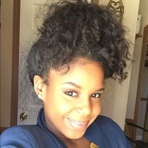 Meet your Posher, Ebony