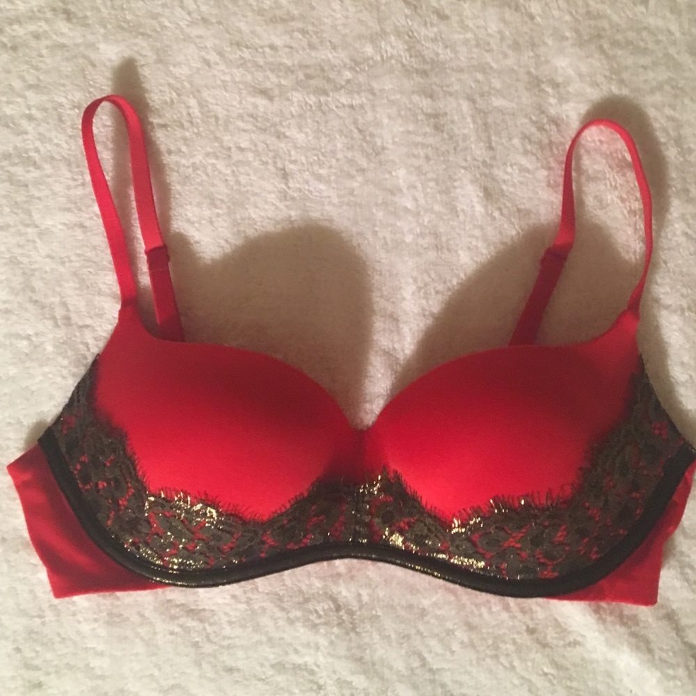 Victoria Secrets Bra.