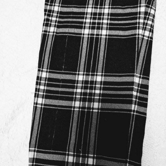 Old Navy Pants - Plaid Pixie Skinny Ankle Pants Old Navy Pants - Plaid Pixie Skinny Ankle Pants