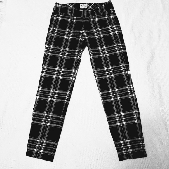 Old Navy Pants - Plaid Pixie Skinny Ankle Pants Old Navy Pants - Plaid Pixie Skinny Ankle Pants
