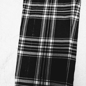 Old Navy Pants - Plaid Pixie Skinny Ankle Pants Old Navy Pants - Plaid Pixie Skinny Ankle Pants