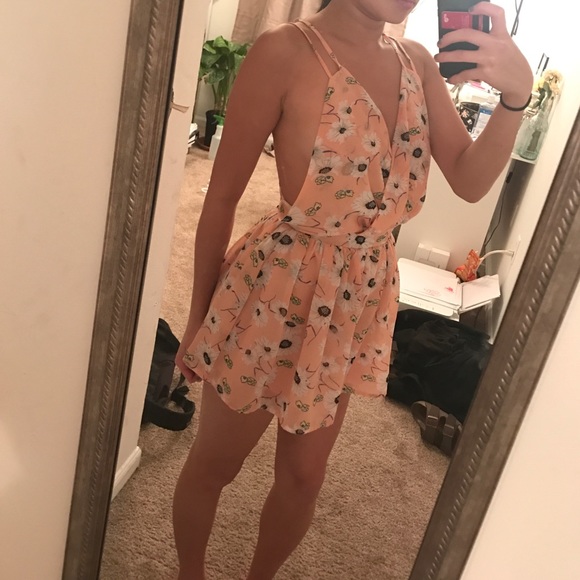 Princess Polly floral Romper - Picture 2 of 4