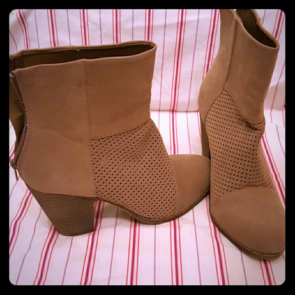BRAND NEW Suede Ankle Boots