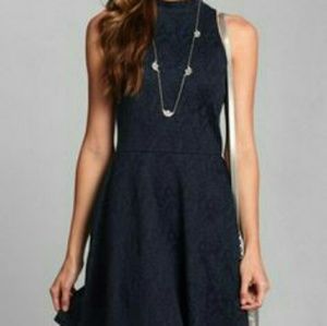👗ABERCROMBIE & FITCH Sleeveless Lace Dress