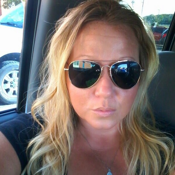 Meet your Posher, Misty - Picture 1 of 1