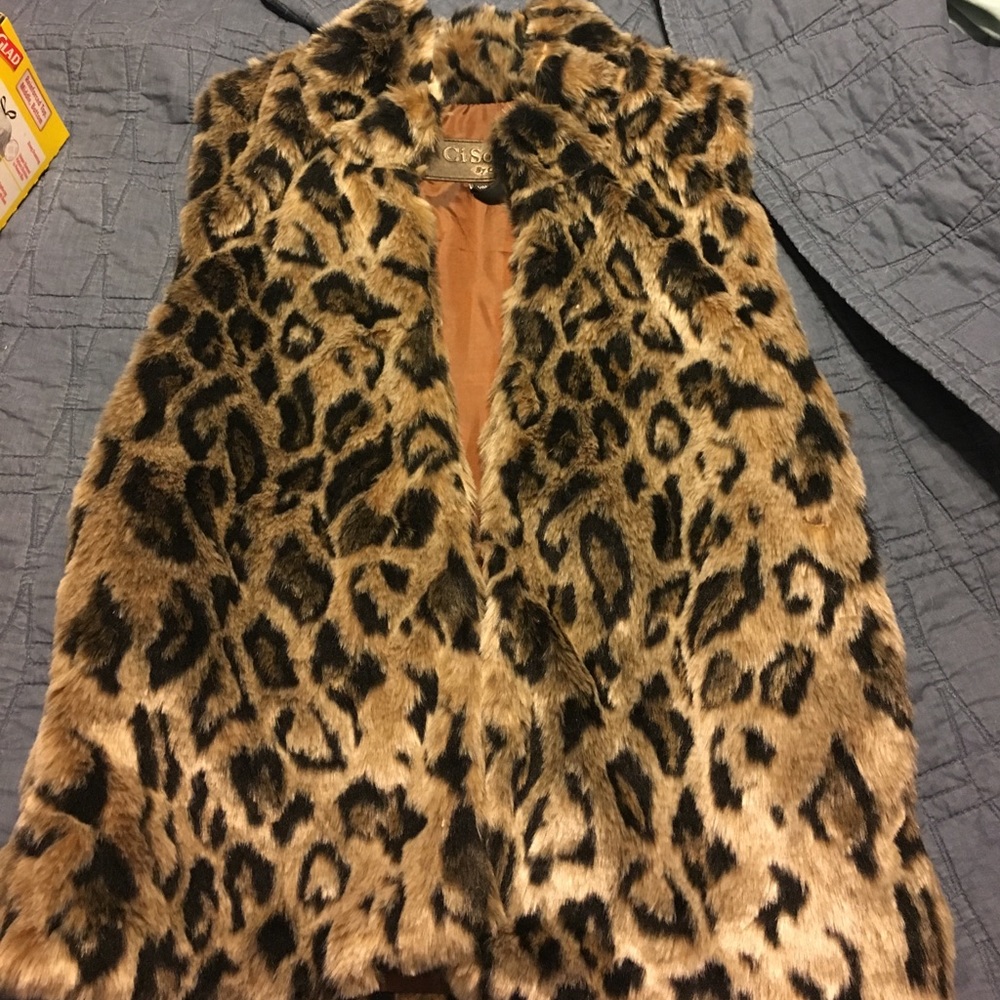 Leopard print vest