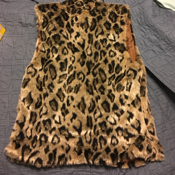 Leopard print vest - Picture 2 of 3