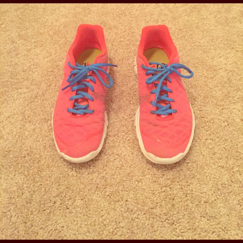 Nike Free a Tennis Shoes!!