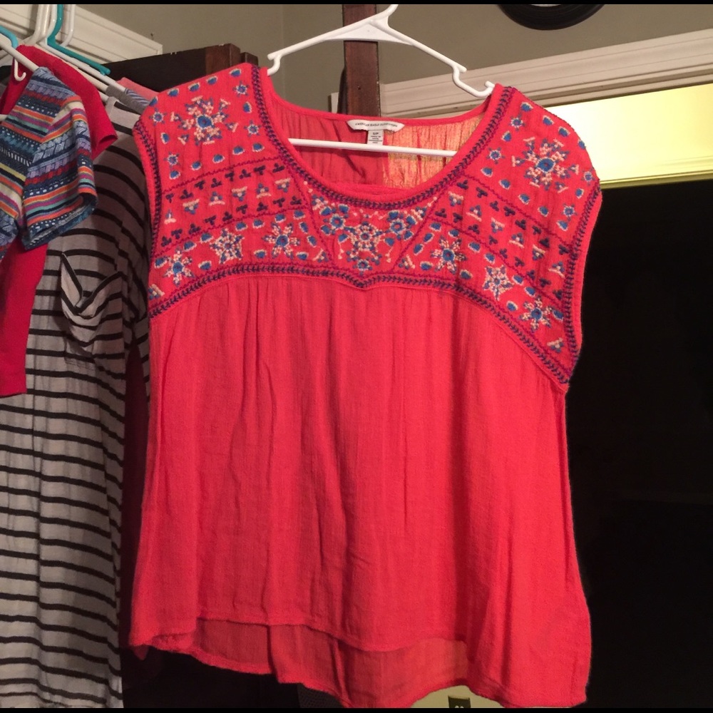 American Eagle small top