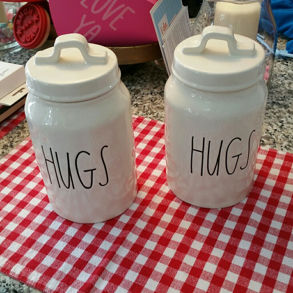 Rae Dunn Hugs Canister
