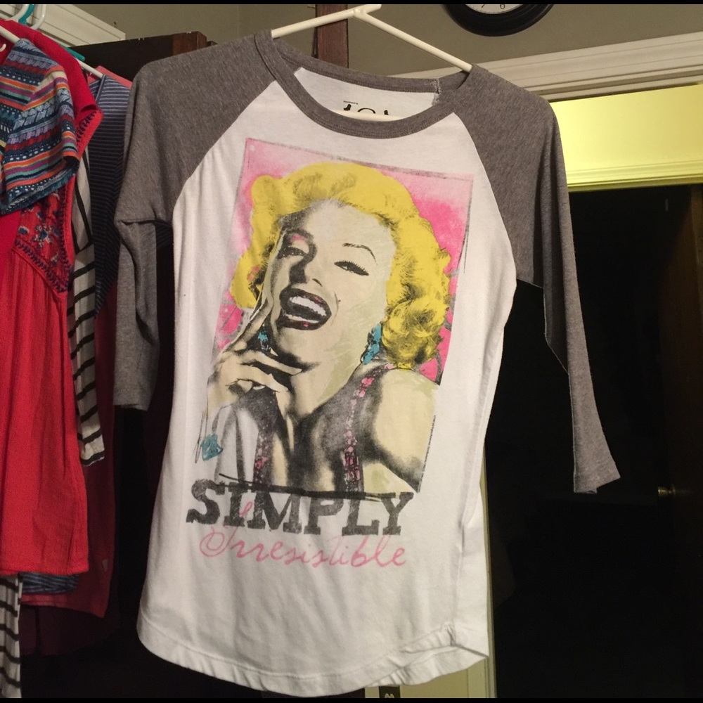1/3 length sleeve Marilyn Monroe graphic tee