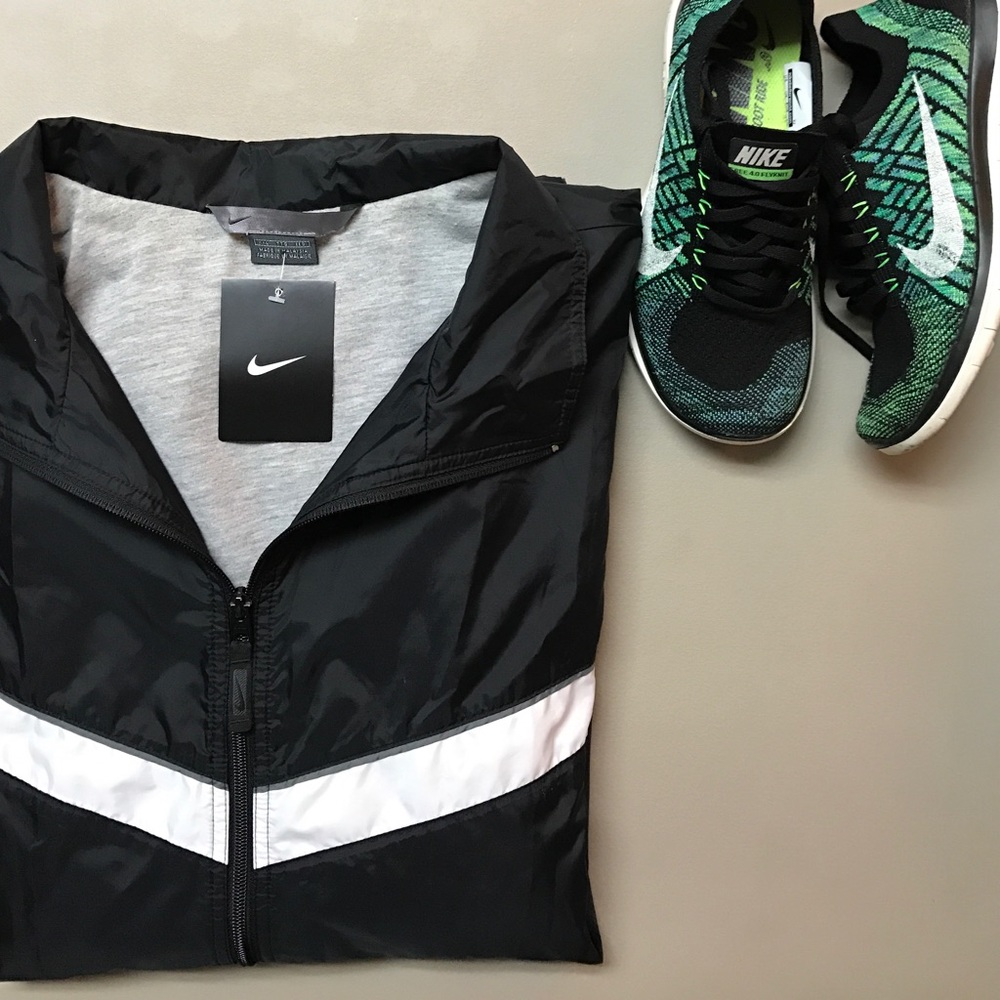 NIKE Windbreaker Jacket
