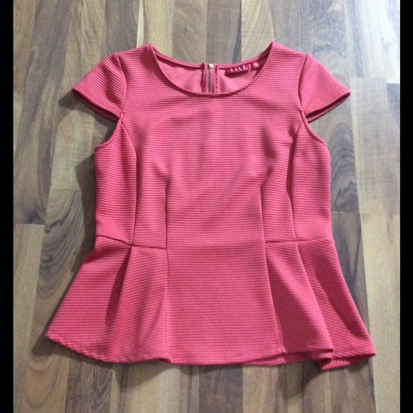 elle Tops - 5/$25 SALE - Medium Coral Peplum Zipper Back Top