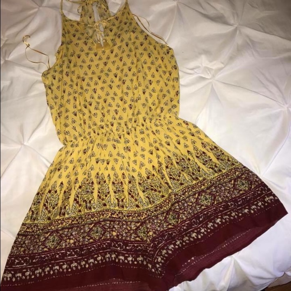 Super cute like new Hollister Romper