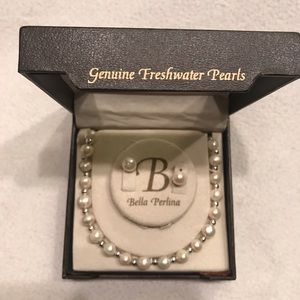 Bella Perlina pearls necklace and earrings set