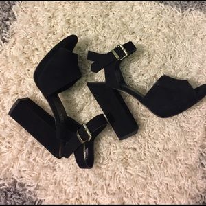 Kenneth Cole heels