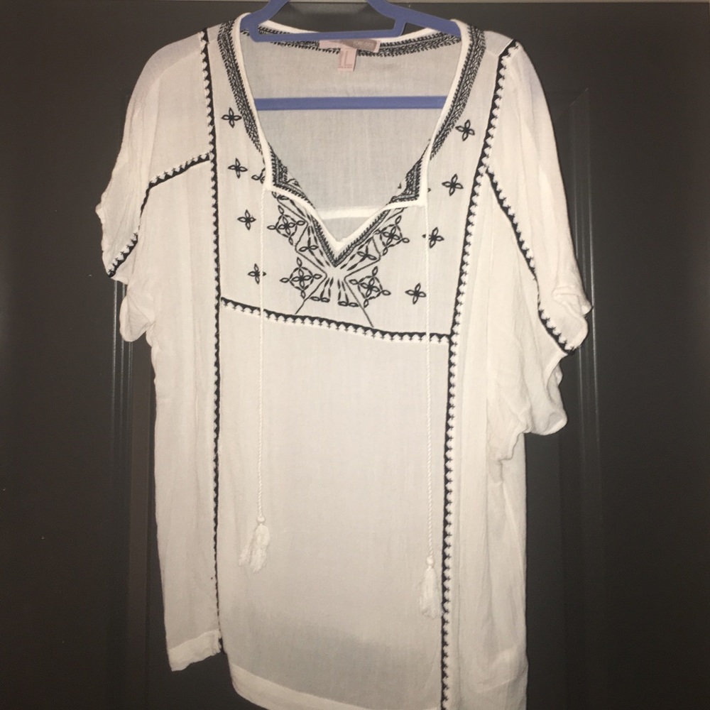 White forever 21 shirt