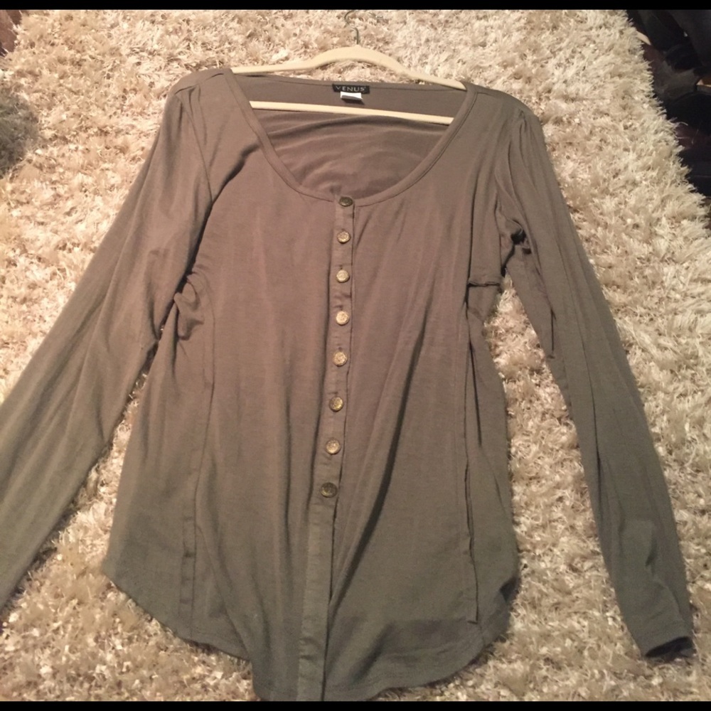 Venus long sleeve button up