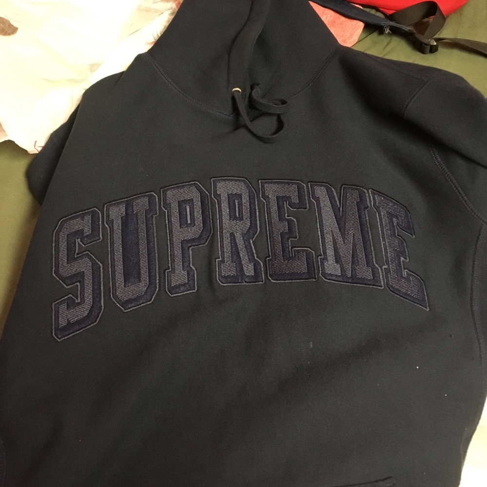 Supreme hoodie