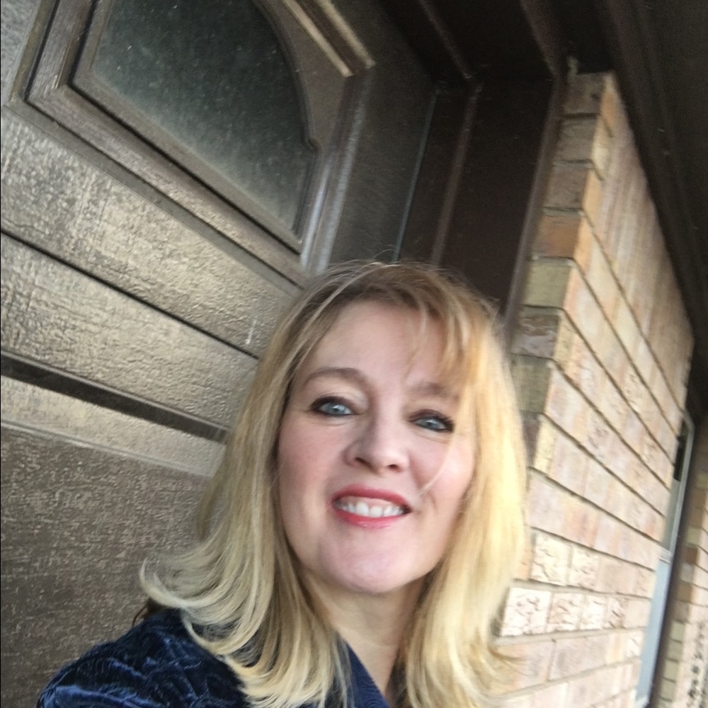 Meet your Posher, Lisa