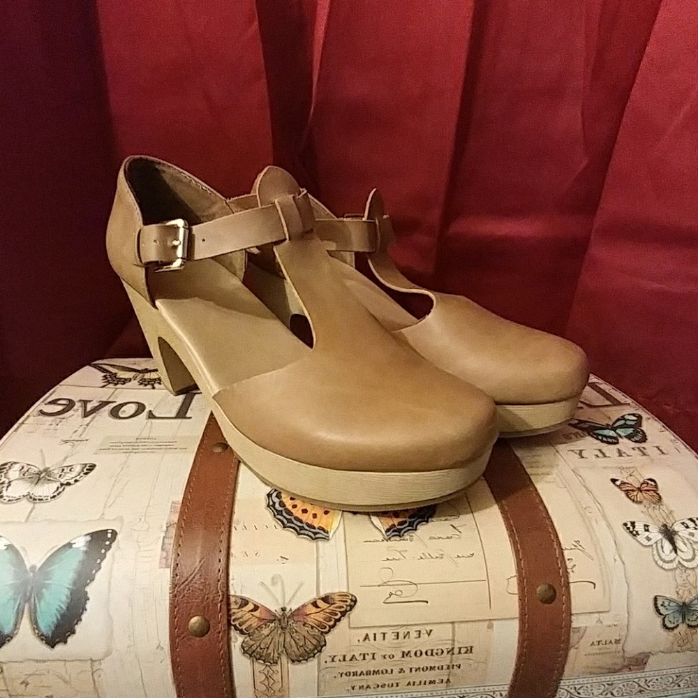 Heeled Clogs
