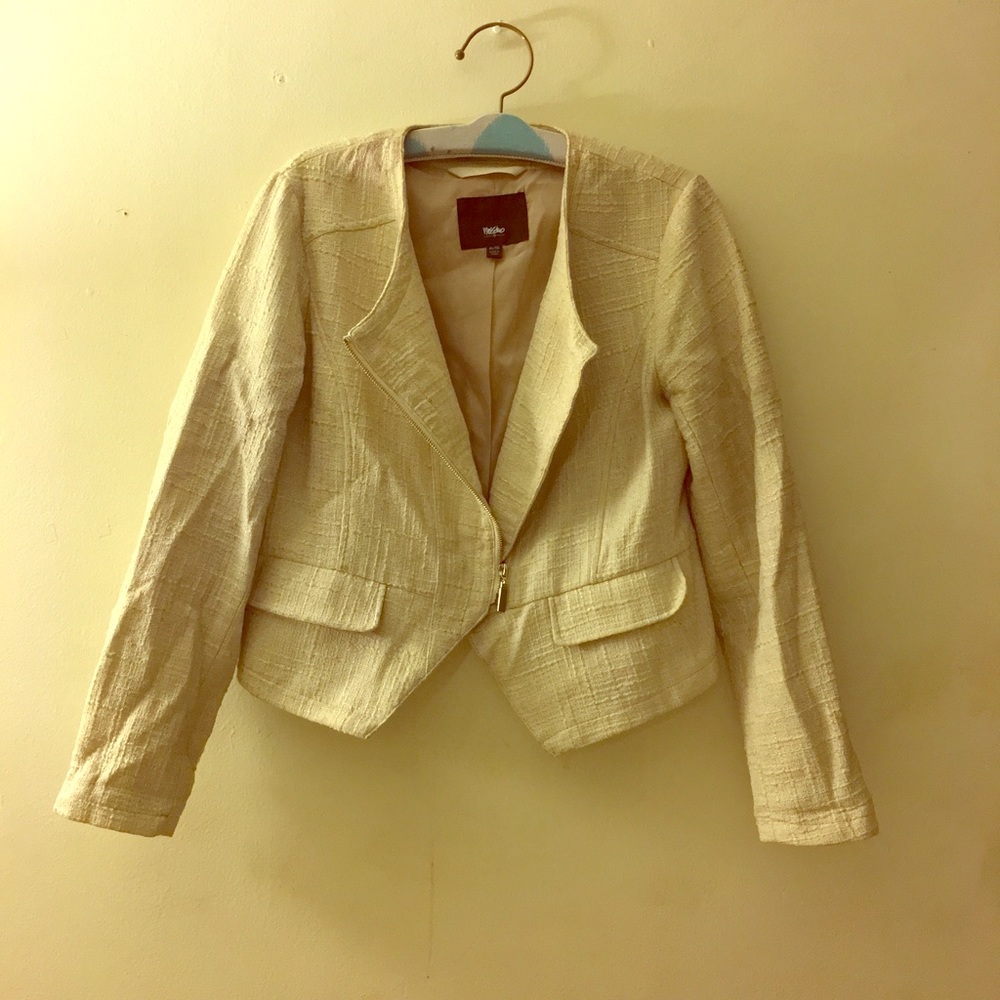 Cream jacket w/ detail zipper