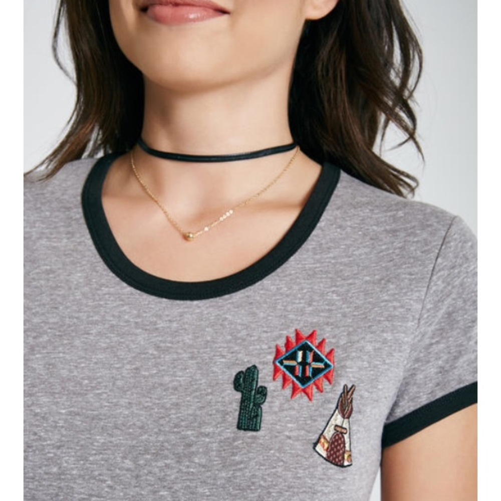 🦋💕Patched Ringer Tee - Picture 2 of 3