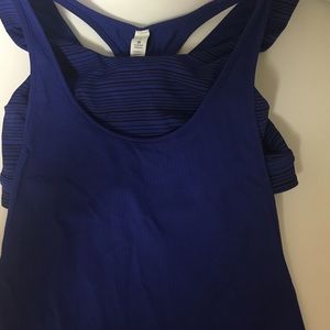 Lululemon tank top built in bra