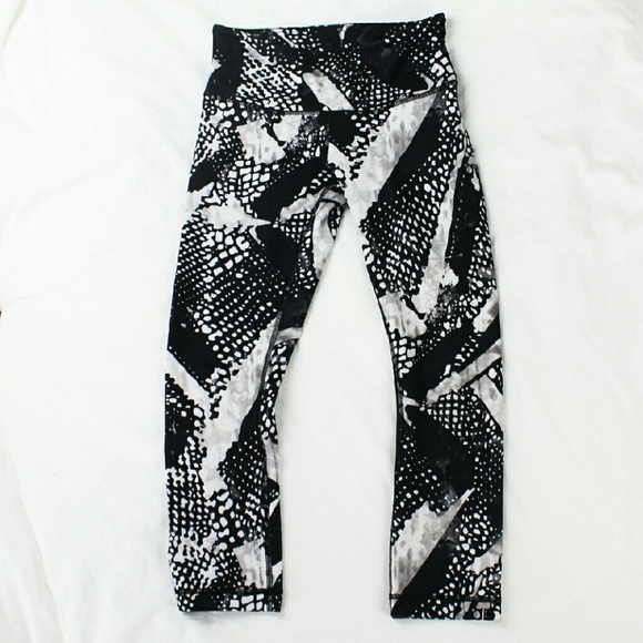 lululemon athletica Pants - NWOT Lululemon Luxtreme Wunder Under Crop