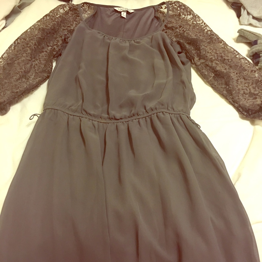 Lace sleeve dress