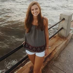 Meet your Posher, Becca