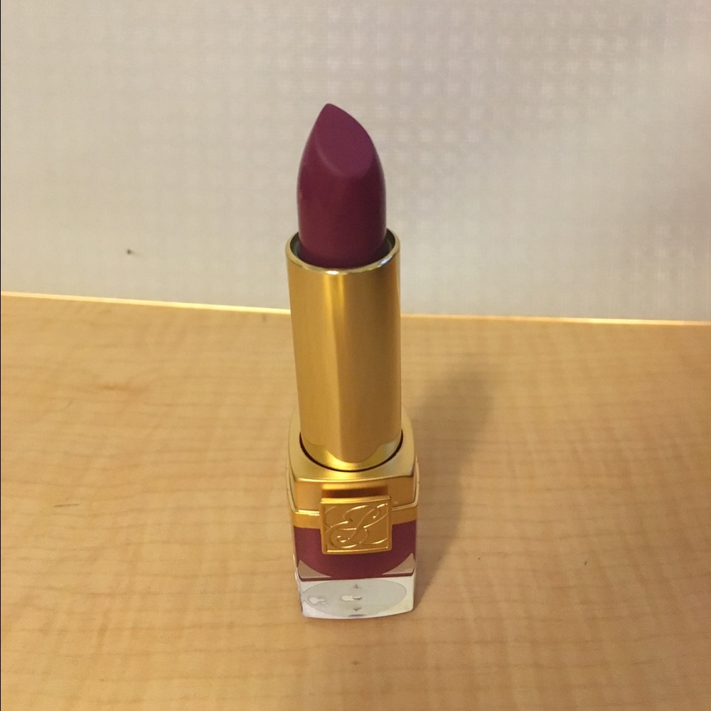 Estée Lauder - violet crush lipstick
