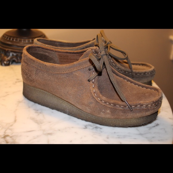 Clarks Shoes - Taupe Wallabees - VERY GENTLY WORN SZ 7