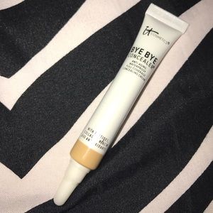 Bye Bye Concealer in Medium (5.0 ml; 0.17 fl. oz)
