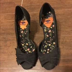 Rocketdog peep shoe heels