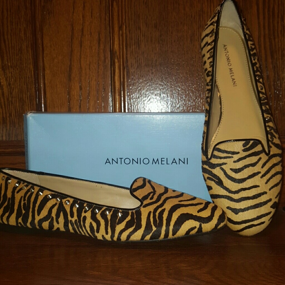 Antonio Melani Flats