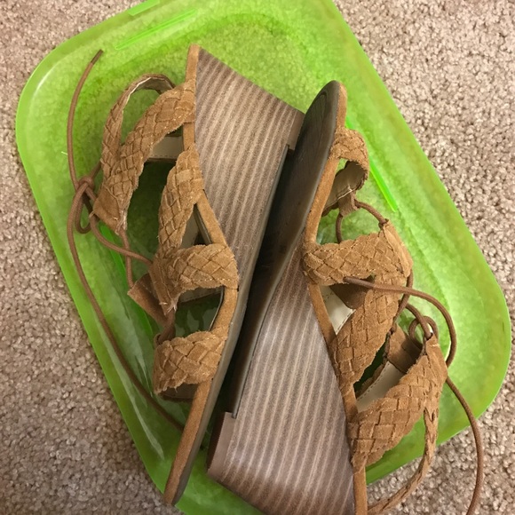 String tie wedges -Send offer - Picture 3 of 5