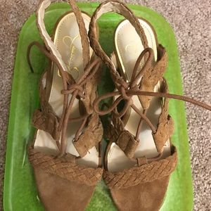 String tie wedges -Send offer