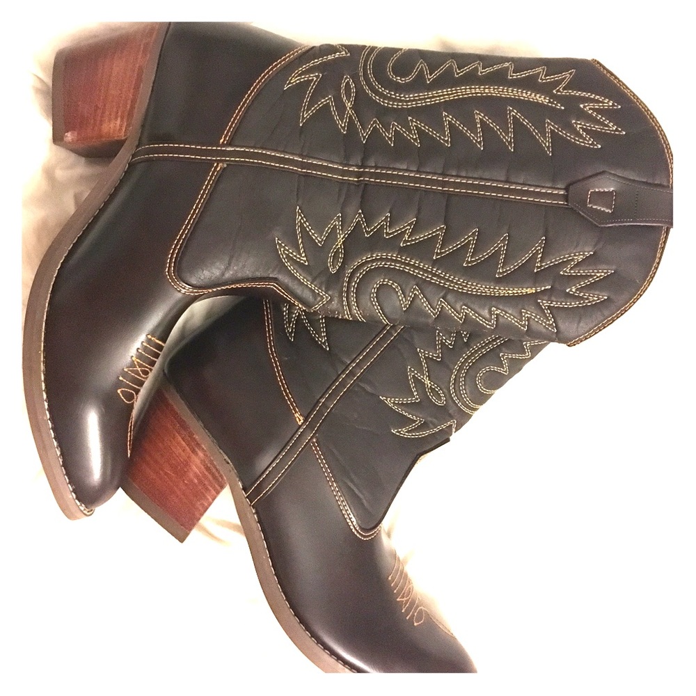 Cowboy boots 👢