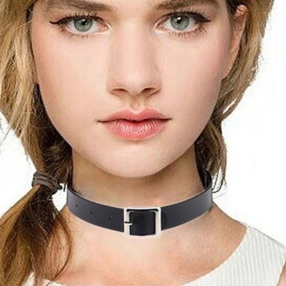 Buckle Choker - Picture 1 of 4